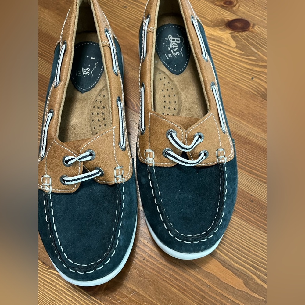 BASS slip on loafers woman’s shoes sz7W